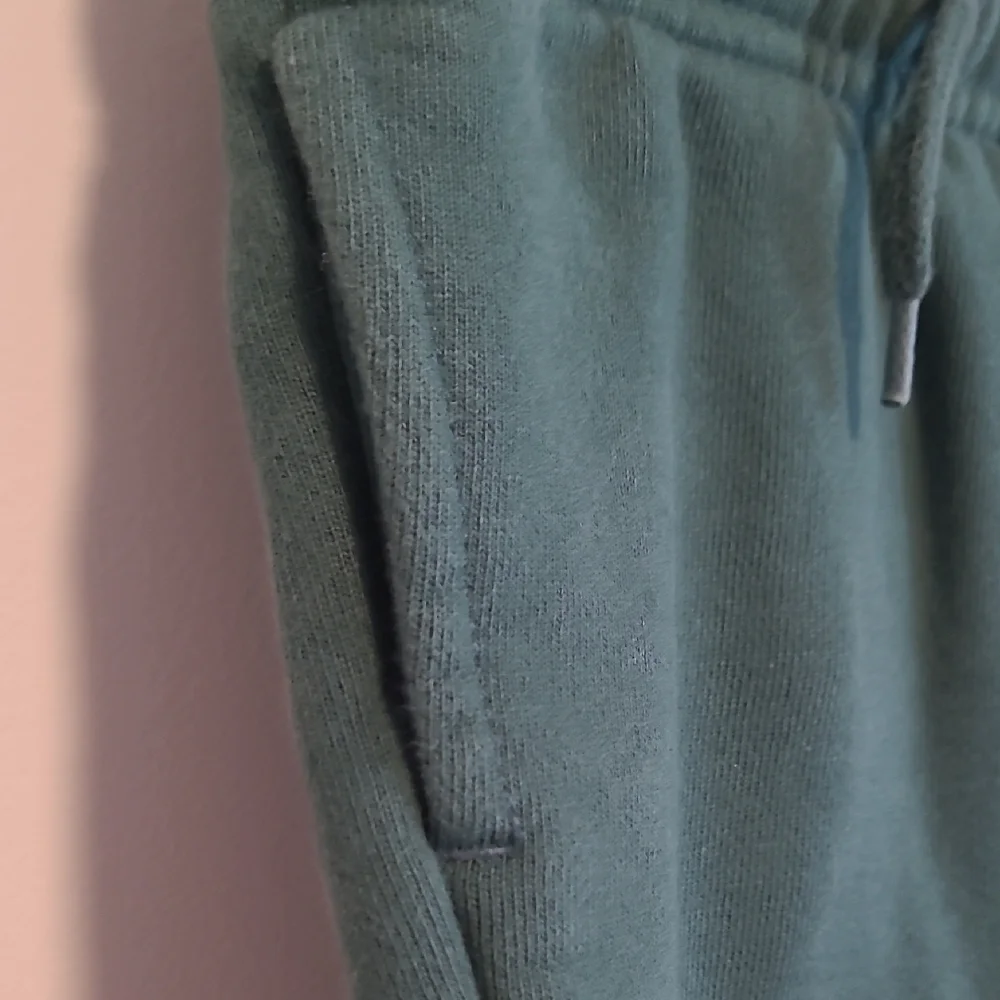 Baby GAP Disney Green Kids Sweatpants with Mickey Patch - Picture 5 of 9